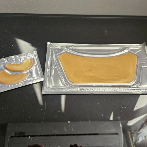 HERMETISE TISSUE RESTRUCTURING GOLD NECK & DECOLLETE MASKS-5 NECK+7 FACE+24 EYES - Picture 2 of 6